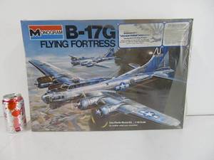 lot 25 image: Large Vintage Monogram B-17G Flying Fortress