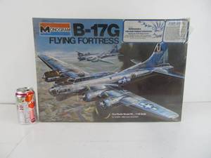 lot 26 image: Large Vintage Monogram B-17G Flying Fortress
