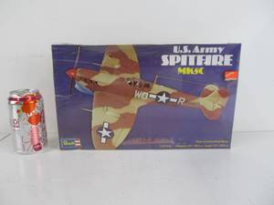 lot 44 image: Vintage Revell U.S. Army Spitfire MK5C