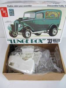 lot 68 image: AMT Street Rods 33 Willys Panel Lunge Box 