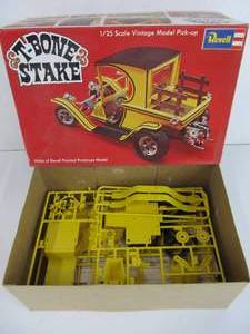 lot 71 image: Vintage Revell T-Bone Stake Pick-up
