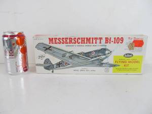 lot 83 image: Guillows Messerschmitt Bf-109 Flying Model Kit