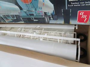lot 112 image: Larger AMT Gulf Fruehauf Tanker Semi-Trailer