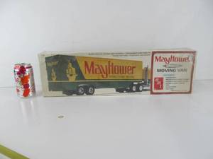 lot 113 image: Larger AMT Mayflower Moving Van Semi-Trailer