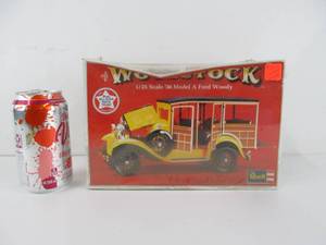 lot 128 image: Vintage Revell Woodstock 30 Model A Ford Woody