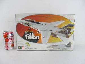 lot 183 image: Vintage Revell F-14A Tomcat