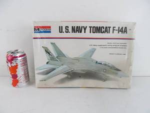 lot 185 image: Vintage Monogram U.S. Navy Tomcat F-14A