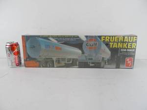 lot 211 image: Larger Vintage AMT Gulf Fruehauf Tanker Semi-Trailer