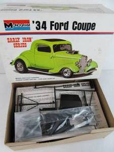 lot 243 image: Vintage Monogram Early Iron Series 34 Ford Coupe