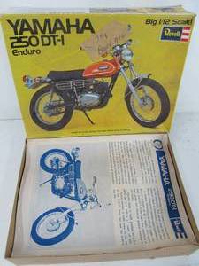 lot 253 image: Vintage Revell Yamaha 250 DT-I Enduro