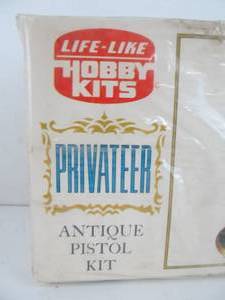 lot 262 image: Vintage Life-Like Hobby Kits Privateer Antique Pistol Kit