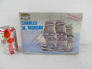 lot 274 image: Vintage Life-Like Hobby Kits Charles W.. Morgan Ship