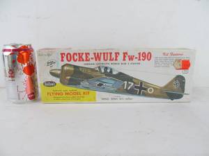 lot 291 image: Vintage Guillows Focke-Wulf Fw-190 Flying Model Kit