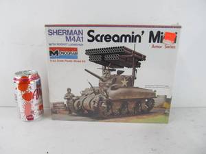 lot 325 image: Vintage Monogram Sherman M4A1 Screamin Mimi wRocket Launcher