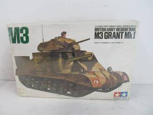 lot 334 image: Vintage Tamiya British Army Tank - M3 Grant MkI 