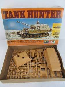 lot 343 image: Larger Revell TANK HUNTER Tiger (P) Elefant Tank