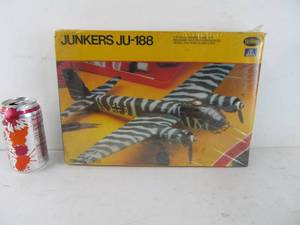 lot 344 image: Vintage Testors Junkers JU-188 Model Kit