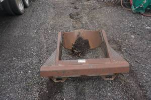 lot 7 image: Universal Mount Bobcat Skid Loader Skid Steer U Blade Attachment