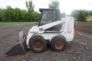 lot 2 image: 1997 Bobcat 853 Skid Loader Skid Steer