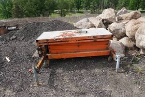 lot 10 image: Electric Over Hydraulic Scissors Lift