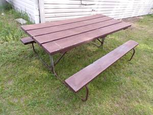 lot 5 image: 6 Picnic Table