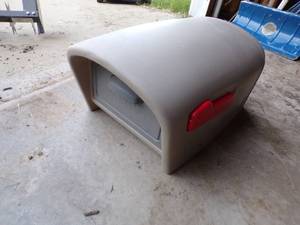lot 10 image: Mailbox