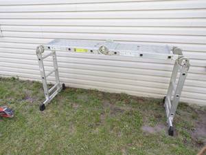 lot 13 image: Universal LadderScaffolding