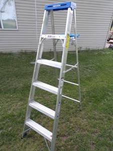 lot 17 image: 6 Alum. Step Ladder