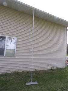 lot 18 image: 15 Roof Rake