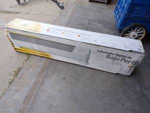 lot 20 image: Electric Heater