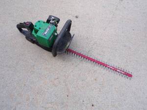 lot 27 image: 22 Hedge trimmer
