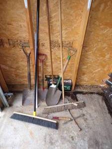 lot 47 image: Shovels, Brooms Assorted Tools