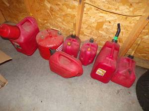lot 52 image: 7 Gas Cans