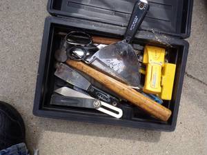 lot 61 image: Black Box Tools - Putty knife