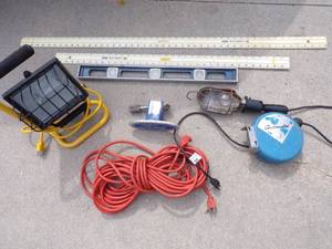 lot 64 image: Extension cords Rulers, Level, Work Light