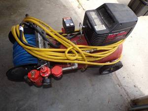lot 65 image: Air Compressor 12 gallon