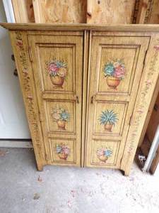 lot 85 image: Cabinet