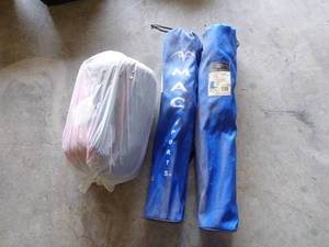 lot 90 image: 2 Camping chairs and sleeping bag