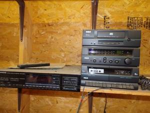 lot 99 image: Kenwood Receiver & RCA RadioTapeCd player
