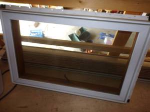 lot 102 image: Crank Out Window