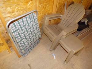 lot 103 image: 4 Outdoor Chairs and 2 Tables