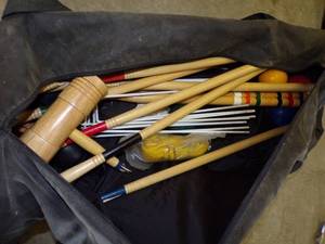 lot 109 image: Croquet Set