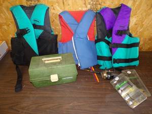 lot 141 image: 3 Lifejackets and Fishing stuff