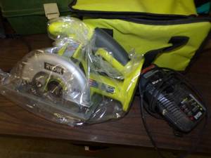 lot 151 image: Ryobi 5 12  Saw and Case