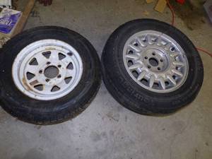 lot 155 image: 1999 Ford Taurus Rim 15 Trailer Rim