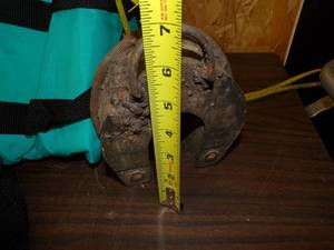 lot 126 image: Huge Magnet