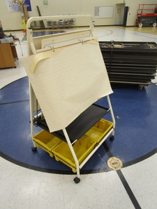 lot 341 image: Art Easel 27x30x57