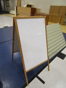 lot 368 image: Whiteboard Easel & Magazine Rack