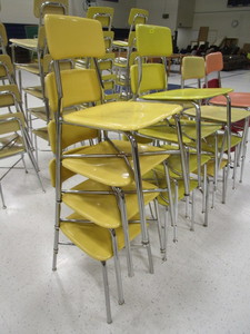 lot 299 image: (14) Student Chairs  Seat Height