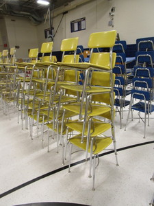 lot 296 image: (20) Student Chairs 18 Seat Height